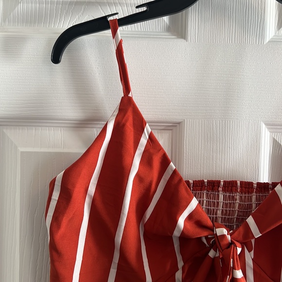 SHEIN Crop Top - Picture 4 of 8